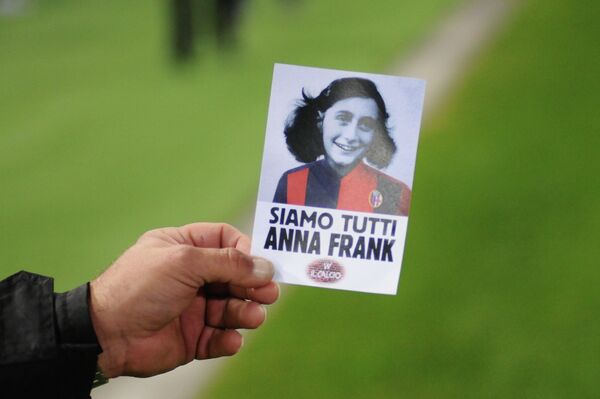 Стикер с изображением Анны Франк