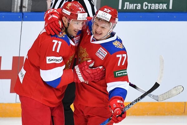 Хоккеисты сборной России Илья Ковальчук (слева) и Кирилл Капризов