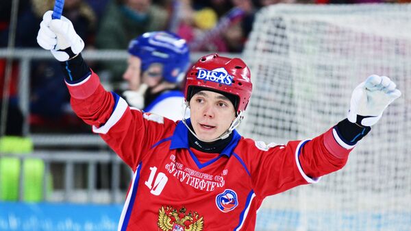 Игрок сборной России по хоккею с мячом Алмаз Миргазов