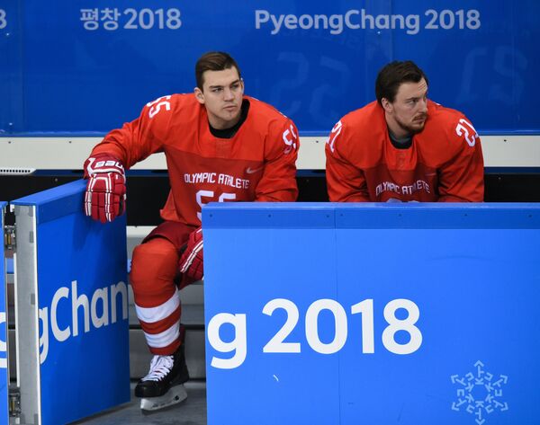 Российские хоккеисты Богдан Киселевич (слева) и Сергей Калинин