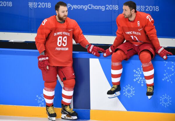 Российские хоккеисты Никита Нестеров (слева) и Илья Ковальчук