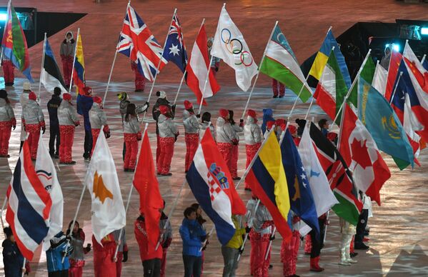 Участники церемонии закрытия XXIII зимних Олимпийских игр в Пхенчхане