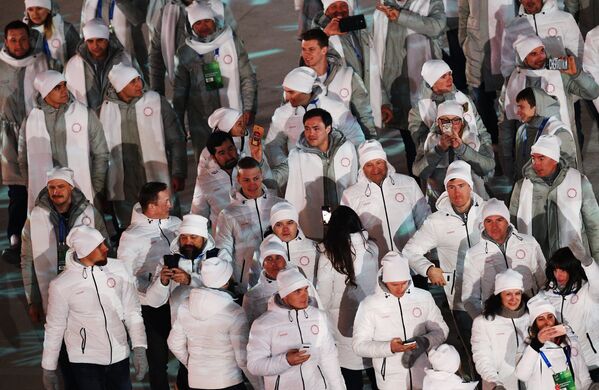 Российские спортсмены во время парада атлетов на церемонии закрытия XXIII зимних Олимпийских игр в Пхенчхане