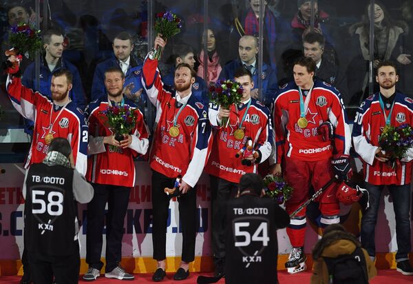 Хоккеисты ЦСКА, завоевавшие золотые медали ОИ
