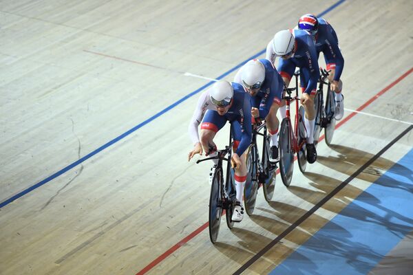 Британцы во время командной гонки на чемпионате мира по велоспорту на треке