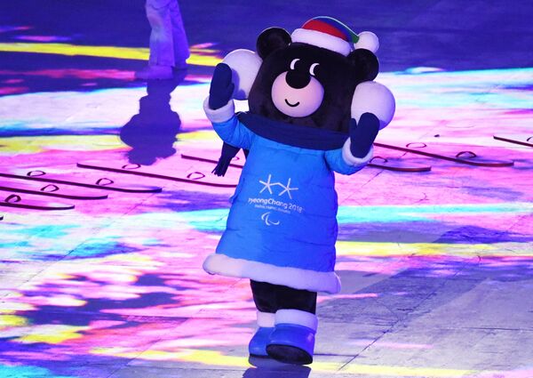 Талисман XII зимних Паралимпийских игр медведь Пандаби