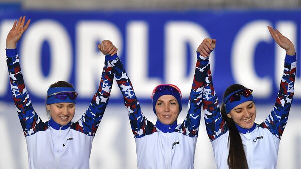 Российские конькобежки Ольга Фаткулина, Елизавета Казелина и Ангелина Голикова (слева направо)