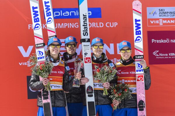 Норвежские летающие лыжники Даниэль-Андре Танде, Андреас Стьернен, Роберт Юханссон, Йоханн Андре Форфанг (слева направо)