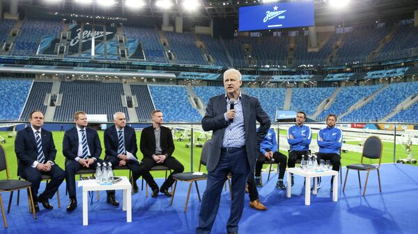 Президент Зенита Сергей Фурсенко на встрече с болельщиками клуба