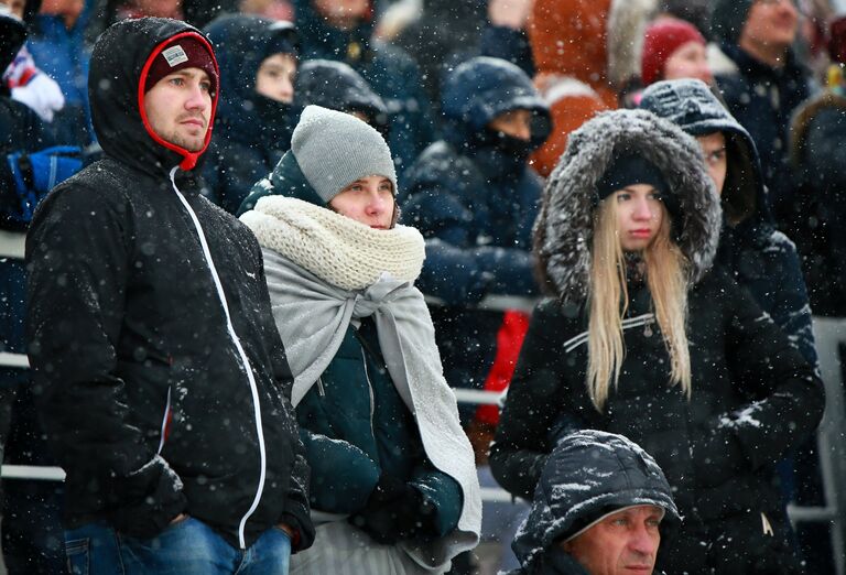 Болельщики во время матча 24-го тура чемпионата России по футболу среди клубов Премьер-лиги между командами ФК Уфа и ФК Зенит