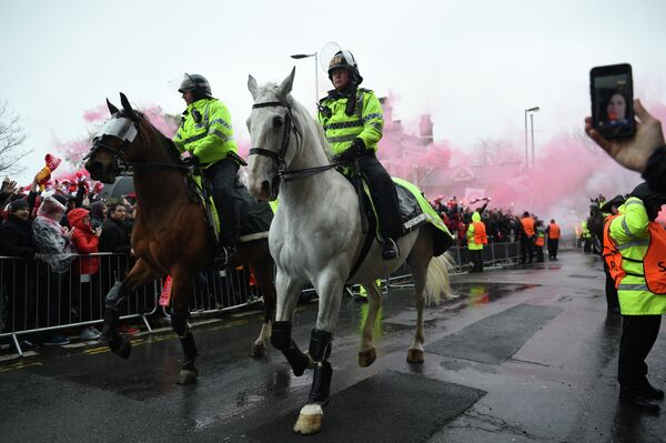 Полиция и болельщики Ромы и Ливерпуля перед матчем ЛЧ