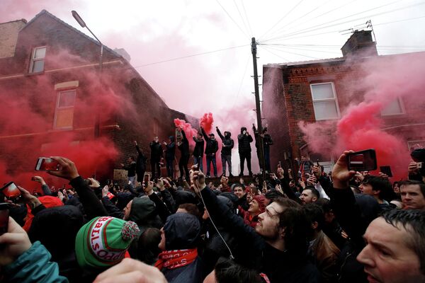 Беспорядки фанатов перед матчем ЛЧ Ливерпуль - Рома