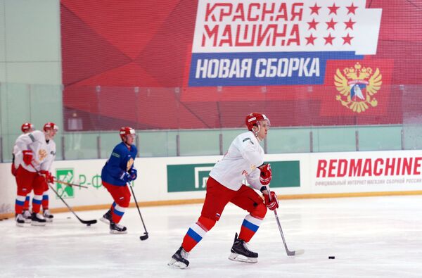 Хоккеисты сборной России на тренировке