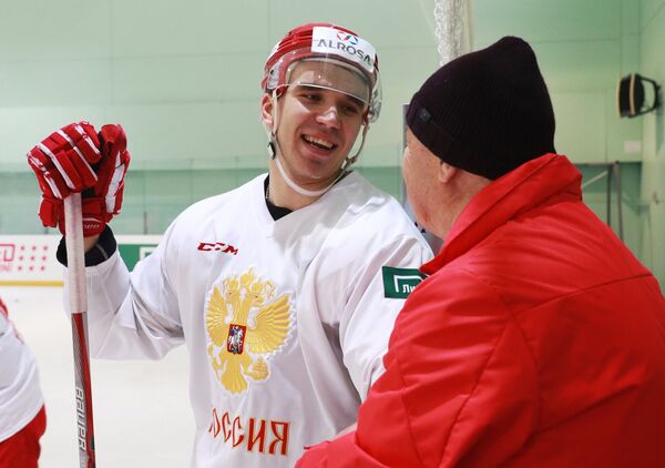 Защитник сборной России по хоккею Никита Трямкин на тренировке