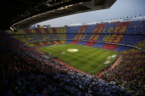 Стадион Камп Ноу перед началом матча 36-го тура чемпионата Испании Барселона - Реал