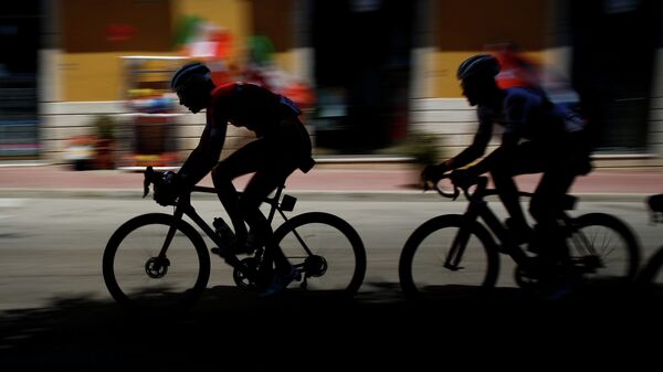 Гонщики во время 5-го этапа многодневной велогонки Джиро д'Италия