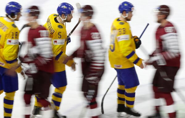 Латвийские и шведские хоккеисты