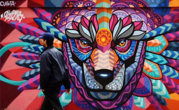 Граффити мексиканского художника Фарида Руэда в рамках арт-проекта Футбольные континенты к ЧМ-2018 по футболу в Москве