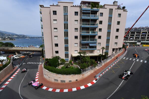 Пилоты во время гонки на этапе Гран-при Монако Формулы-1