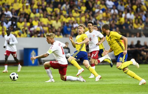 Игровой момент товарищеского матча Швеция - Дания