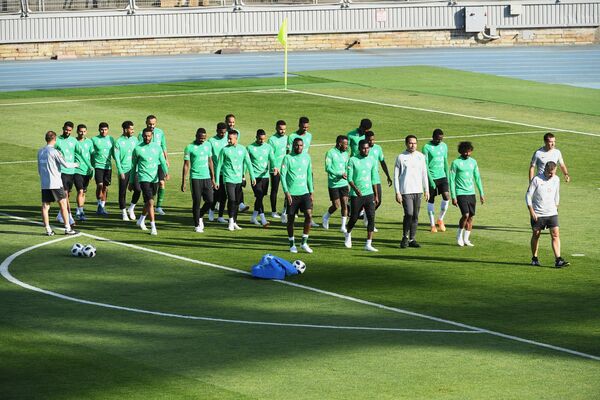 Футболисты сборной Саудовской Аравии во время тренировки