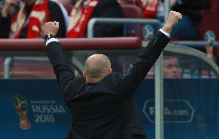 Главный тренер сборной России Станислав Черчесов Главный тренер сборной России Станислав Черчесов