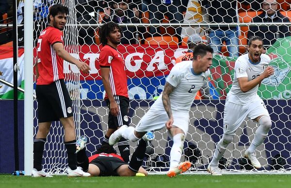 Хосе Хименес радуется голу в ворота сборной Египта