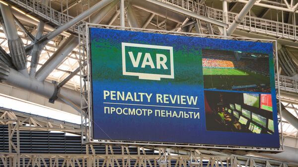 Система видеопомощи арбитрам (VAR) во время матча чемпионата мира по футболу