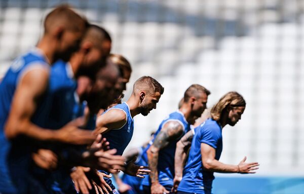 Футболисты сборной Исландии на тренировке