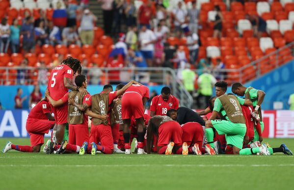 Футболисты сборной Панамы после окончания матча