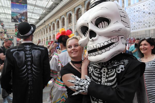 Мексиканский карнавал День мертвых в Москве