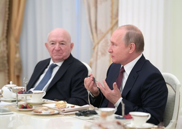 Первый вице-президент РФС Никита Симонян и президент РФ Владимир Путин (слева направо) Первый вице-президент РФС Никита Симонян и президент РФ Владимир Путин (слева направо)