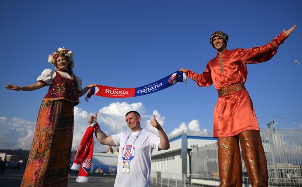 Болельщики перед матчем 1/4 финала чемпионата мира между сборными России и Хорватии