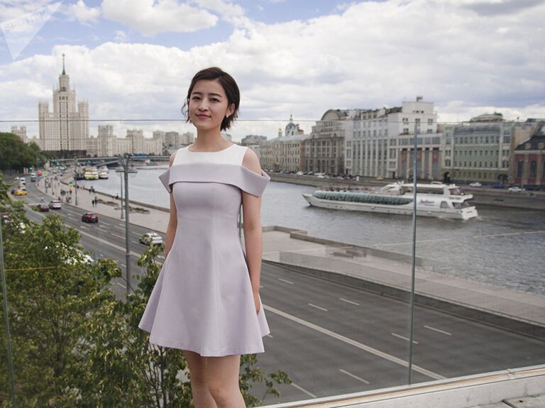 Самая горячая ведущая китайского ТВ Самая горячая ведущая китайского ТВ