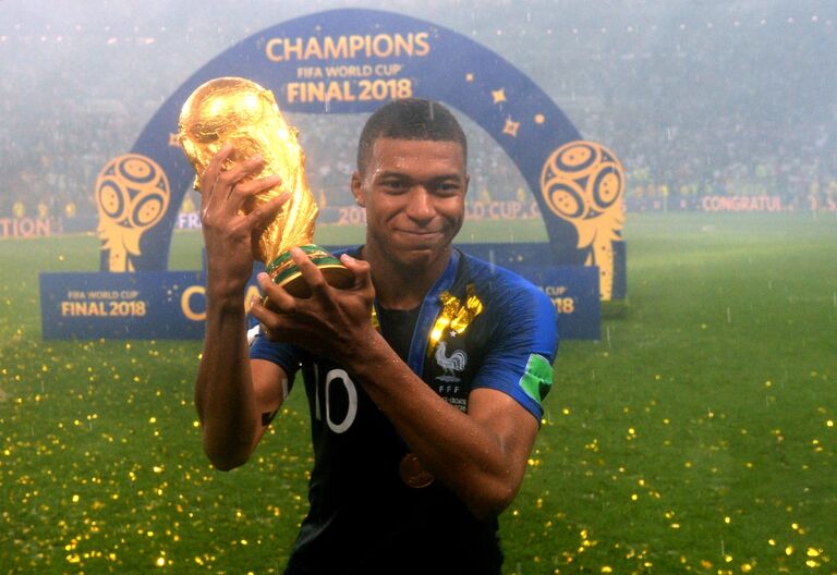 Форвард сборной Франции Килиан Мбаппе Форвард сборной Франции Килиан Мбаппе