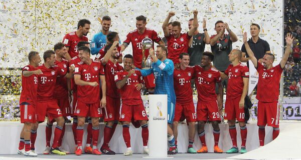 Бавария празднует победу в Суперкубке Германии