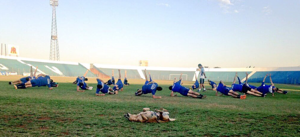 Тренировка парагвайского футбольного клуба