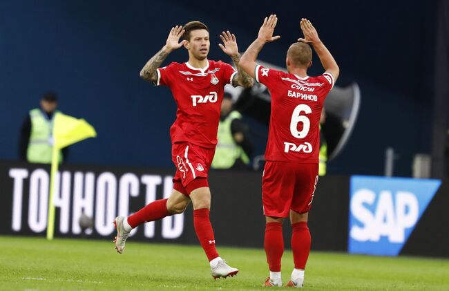 Футболисты Локомотива Федор Смолов и Дмитрий Баринов (слева направо)