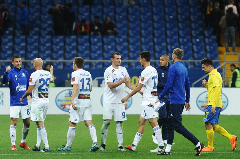 Футболисты Оренбурга радуются победе