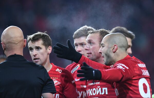 Игроки Спартака Софьян Ханни, Денис Глушаков и Дмитрий Комбаров (справа налево)