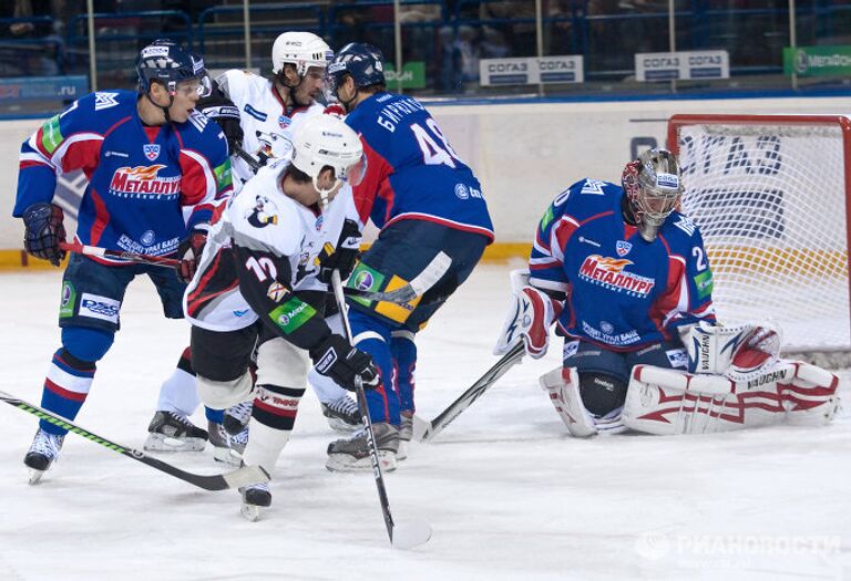 Игровой момент матча Металлург (Магнитогорск) - Трактор (Челябинск) Игровой момент матча Металлург (Магнитогорск) - Трактор (Челябинск)