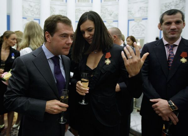 Президент РФ Дмитрий Медведев вручил награды победителям Олимпиады-2008