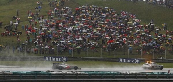 Остановка гонки Гран-при Малайзии