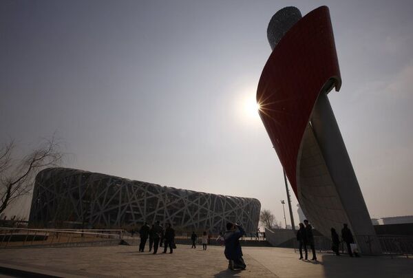 Вид на стадион Птичье гнездо в Пекине