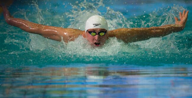 Николай Скворцов на дистанции 100 метров на чемпионате России по плаванию в Москве.
