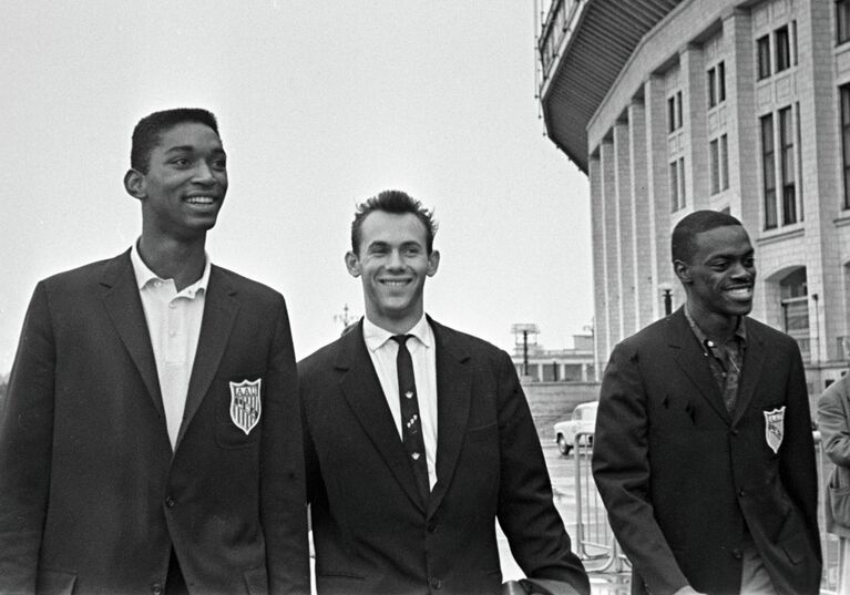 Валерий Брумель, Джон Томас (слева) и Ральф Бостон (справа) Валерий Брумель, Джон Томас (слева) и Ральф Бостон (справа)