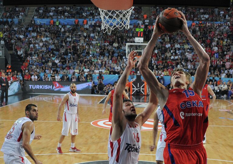 Игровой момент матча ЦСКА (Москва, Россия) - Олимпиакос (Пирей, Греция) Игровой момент матча ЦСКА (Москва, Россия) - Олимпиакос (Пирей, Греция)