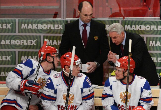 Алексей Емелин, Евгений Медведев, Денис Денисов (слева направо на первом плане)