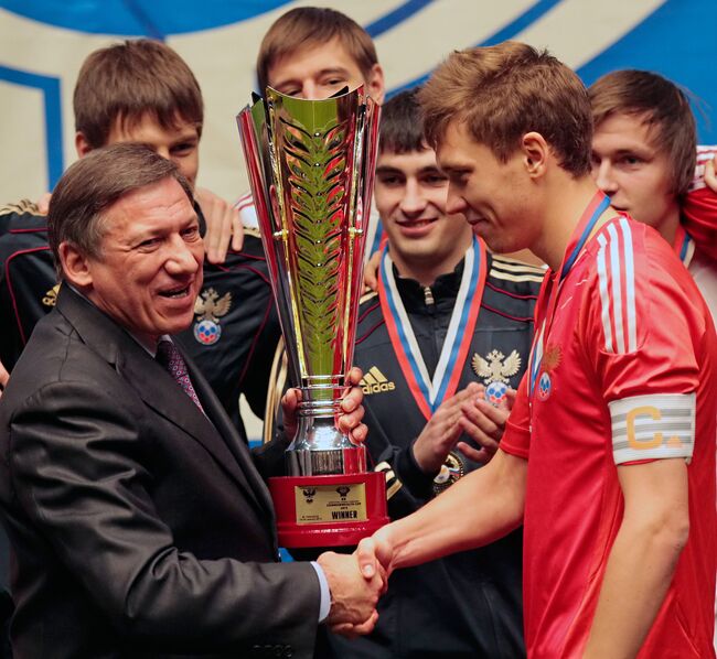 Юрий Авдеев и Никита Чичерин (слева направо на первом плане)