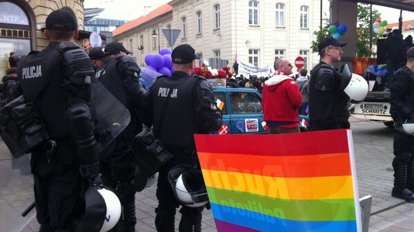 Столкновения на площади перед отелем Бристоль в Варшаве